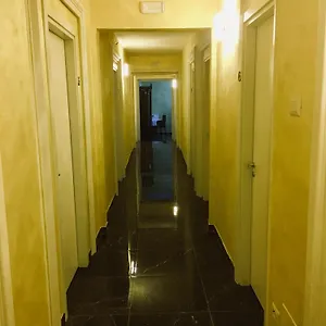 Royal Nocleg ze śniadaniem